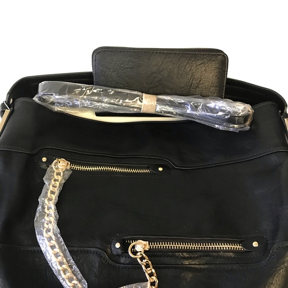 ❌SOLD❌🆕Black V- Design Shoulder/Crossbody Bag - Picture 6 of 8